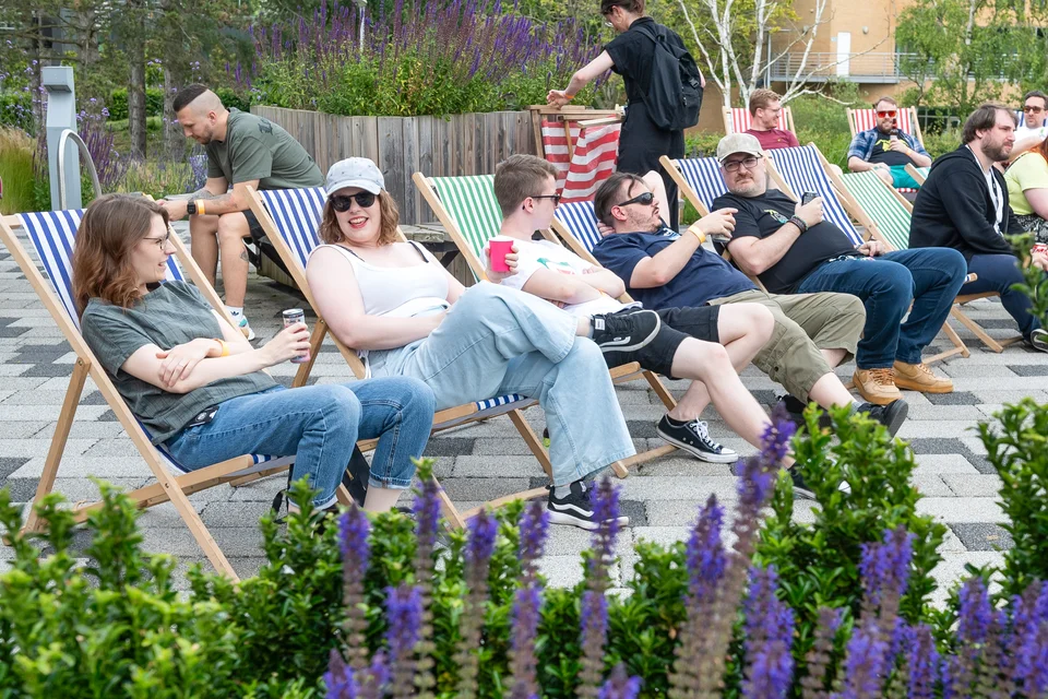 fr-studio-deck-chairs
